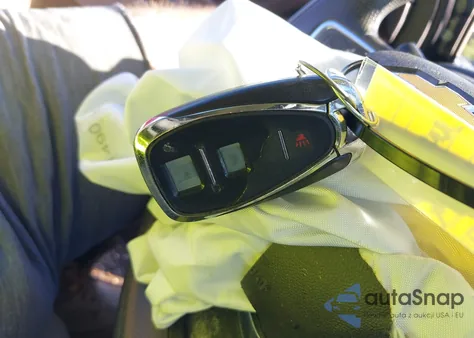 2019 Chevrolet Equinox Ls z USA, uszkodzony, nr VIN 3GNAXHEV0KL201316